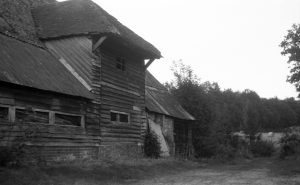 Front of the barn shot with the Vito