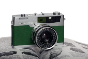 petri-7s-emerald-green-camera-leather